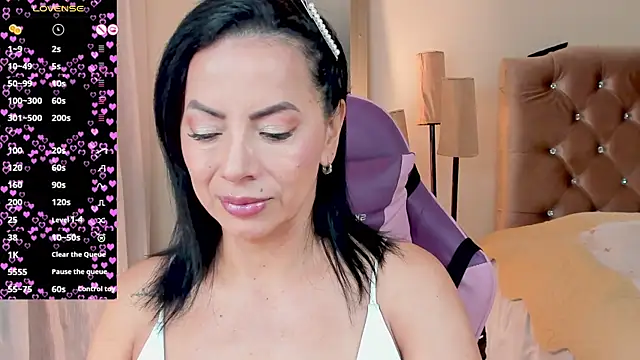 veronika naughty online show from 09-29-25, 01:49