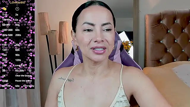 veronika naughty online show from 11-10-25, 02:49