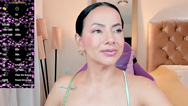 veronika naughty online show from 11-14-25, 03:44