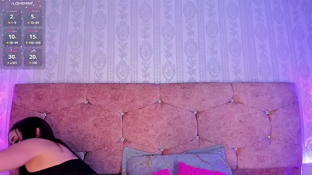 lunar leen online show from 10-19-25, 02:29