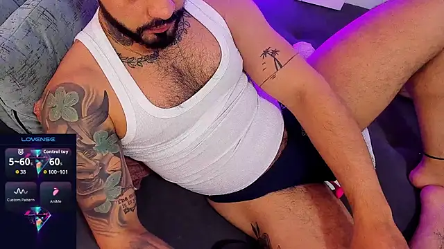 Snapshot of mikemulerr chatting on 11-10-25, 08:52 mikemulerr online show from 11-10-25, 08:52