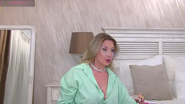 JuliaEyrie online show from 07-22-26, 05:32