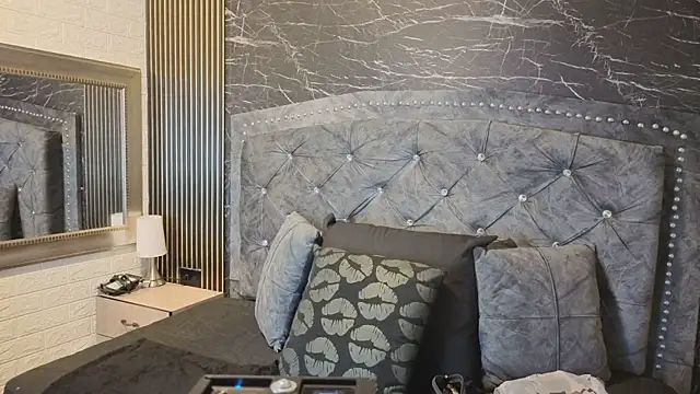 charlotte  G online show from 03-26-26, 11:05