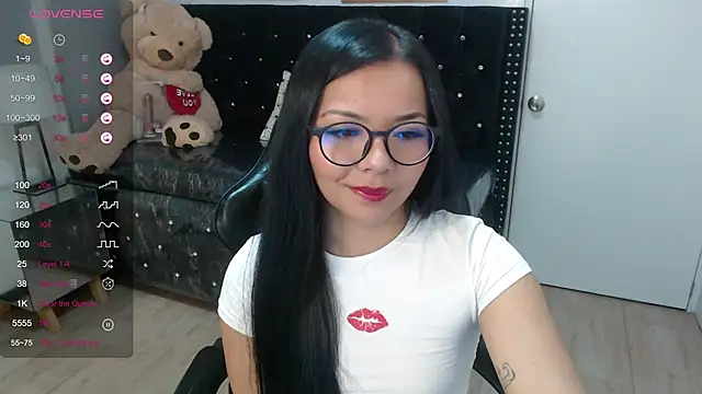 Snapshot of liz_25b chatting on 02-13-25, 03:18 liz 25b online show from 02-13-25, 03:18