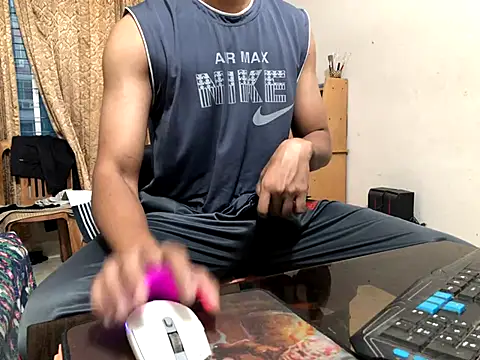 Snapshot of Zeuhorny chatting on 12-03-24, 12:13 Zeuhorny online show from 12-03-24, 12:13