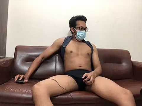 Snapshot of Zeuhorny chatting on 10-07-25, 04:37 Zeuhorny online show from 10-07-25, 04:37