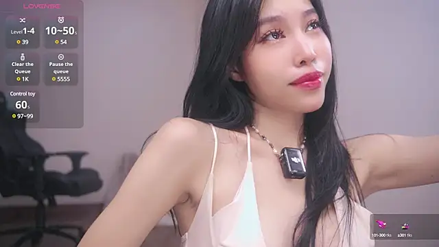 Snapshot of Miuzxc chatting on 12-13-24, 04:05 Miuzxc online show from 12-13-24, 04:05