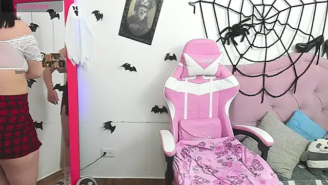 Snapshot of Katalina_novoa chatting on 11-01-25, 02:46 Katalina novoa online show from 11-01-25, 02:46