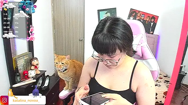 Snapshot of Katalina_novoa chatting on 12-15-25, 04:50 Katalina novoa online show from 12-15-25, 04:50