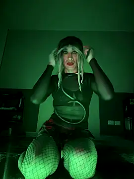 Snapshot of kandyloves chatting on 12-17-25, 10:10 kandyloves online show from 12-17-25, 10:10