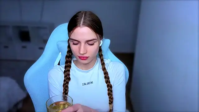 StellaLawless online show from 09-23-25, 09:07