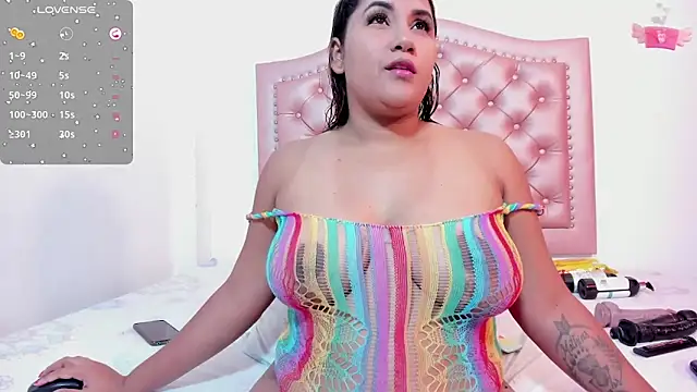 Snapshot of Katryn_Priettoo chatting on 11-27-25, 02:02 Katryn Priettoo online show from 11-27-25, 02:02