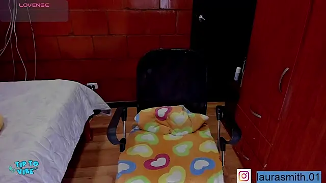 laura smith0 online show from 12-20-25, 05:31