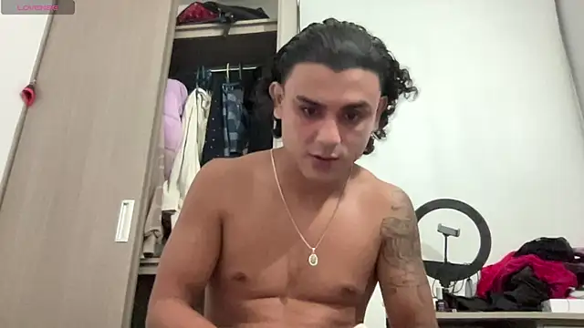 Snapshot of bob_petterson chatting on 11-01-25, 04:36 bob petterson online show from 11-01-25, 04:36