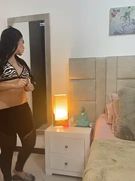 Snapshot of valecruz903 chatting on 09-16-25, 01:56 valecruz903 online show from 09-16-25, 01:56