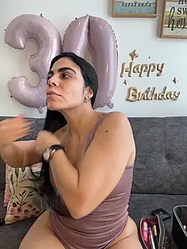 Snapshot of valecruz903 chatting on 11-07-25, 04:51 valecruz903 online show from 11-07-25, 04:51