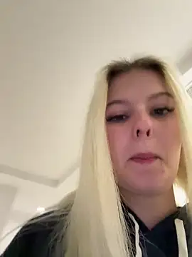 Snapshot of Allylove03 chatting on 12-14-24, 06:46 Allylove03 online show from 12-14-24, 06:46