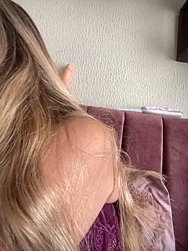 Miabonnett  online show from 04-16-26, 03:46