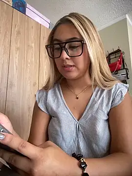 Miabonnett  online show from 04-27-26, 03:10