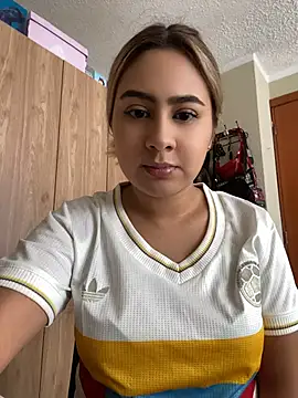 Miabonnett  online show from 06-17-26, 03:02