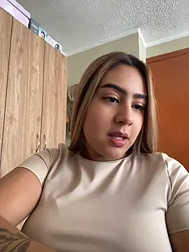 Miabonnett  online show from 07-04-26, 03:07
