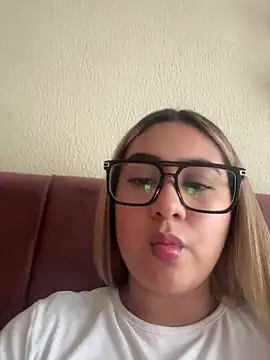 Miabonnett  online show from 07-20-26, 03:58