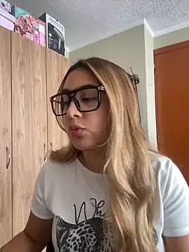 Miabonnett  online show from 07-28-26, 04:39