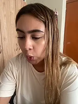 Miabonnett  online show from 07-30-26, 03:00