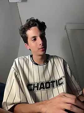 CamiloXx04 online show from 01-29-25, 03:22