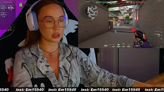 Snapshot of Emili1- chatting on 01-15-25, 12:58 Emili1- online show from 01-15-25, 12:58