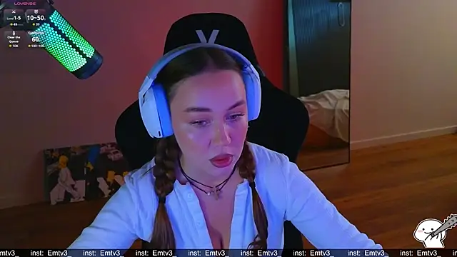 Emili1- online show from 06-16-26, 10:51