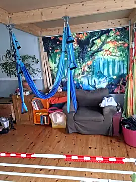 Snapshot of FrauleinSchmitt chatting on 12-13-24, 09:35 FrauleinSchmitt online show from 12-13-24, 09:35