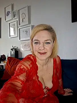 Snapshot of FrauleinSchmitt chatting on 01-31-25, 08:11 FrauleinSchmitt online show from 01-31-25, 08:11