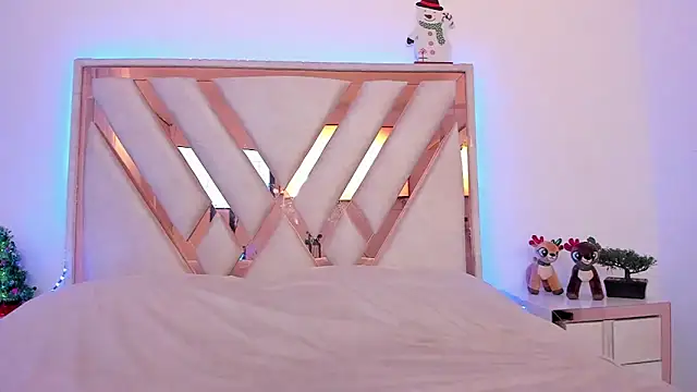  Andyy   online show from 12-20-24, 04:57