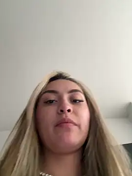 Snapshot of emma_oxford chatting on 03-25-26, 10:38 emma oxford online show from 03-25-26, 10:38