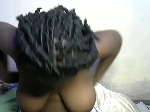 Snapshot of freaky_belle chatting on 01-11-25, 03:34 freaky belle online show from 01-11-25, 03:34