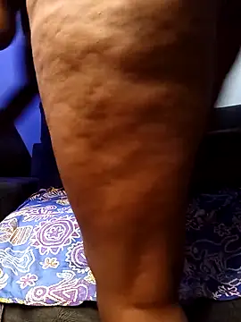 Snapshot of freaky_belle chatting on 09-25-25, 02:59 freaky belle online show from 09-25-25, 02:59