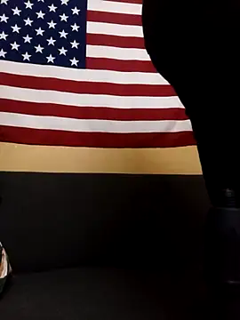 Snapshot of freaky_belle chatting on 10-15-25, 05:13 freaky belle online show from 10-15-25, 05:13