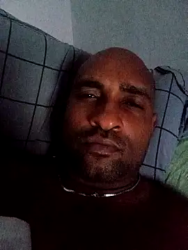 Snapshot of Beto0815 chatting on 02-03-26, 02:53 Beto0815 online show from 02-03-26, 02:53