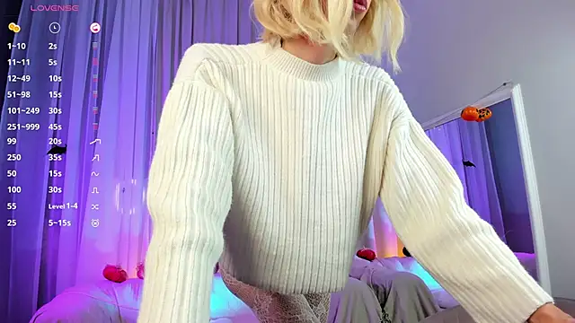 Snapshot of Lettie_brooks chatting on 10-27-25, 10:30 Lettie brooks online show from 10-27-25, 10:30