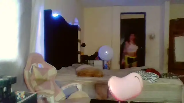 Jennxdolls online show from 02-20-25, 03:41