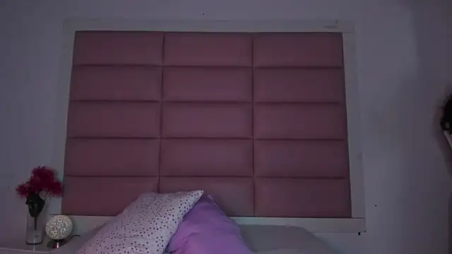 Snapshot of little-Emma chatting on 01-07-26, 03:09 little-Emma online show from 01-07-26, 03:09