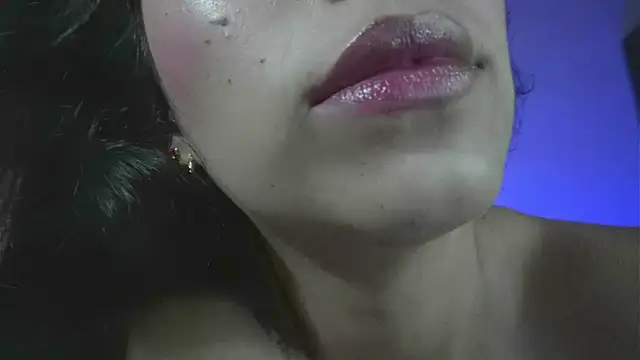 Snapshot of little-Emma chatting on 03-09-26, 12:03 little-Emma online show from 03-09-26, 12:03