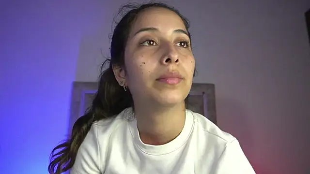 Snapshot of little-Emma chatting on 07-21-26, 11:40 little-Emma online show from 07-21-26, 11:40