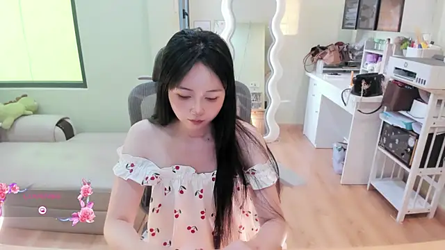 Nery Asian online show from 07-18-26, 02:27