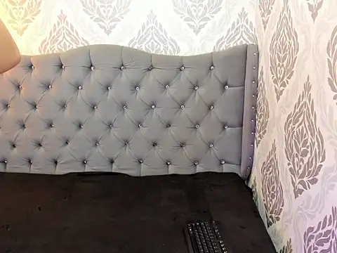 Lilyevansx online show from 05-26-26, 12:12