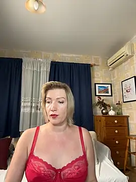 Snapshot of AnnaThurman chatting on 10-12-25, 07:46 AnnaThurman online show from 10-12-25, 07:46