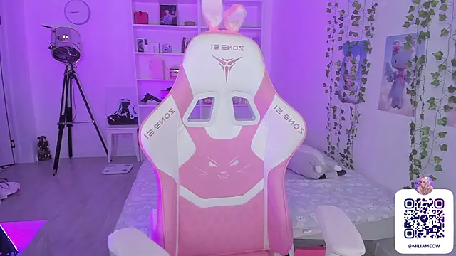 Milia Parker online show from 12-19-24, 10:21