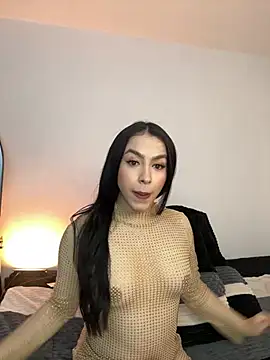 Snapshot of Vonmodel1 chatting on 04-25-26, 01:03 Vonmodel1 online show from 04-25-26, 01:03