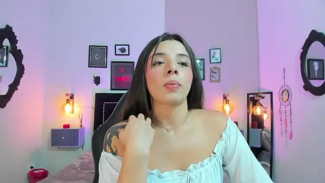 Charlotte  Benett online show from 02-14-26, 03:58